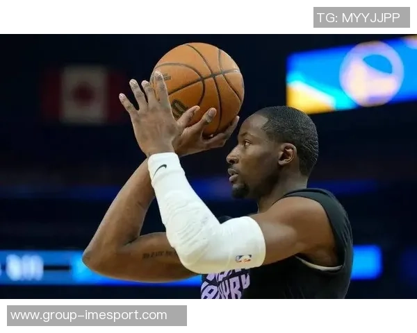 库明加谈心态稳定性无论明星球员在场与否始终保持专注与自信