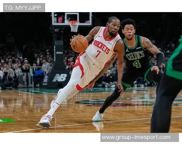 杜兰特三节表现抢眼15投8中贡献22分5篮板1助攻2盖帽第三节状态略有下滑 杜兰特三节表现抢眼15投8中贡献22分5篮板1助攻2盖帽第三节状态略有下滑