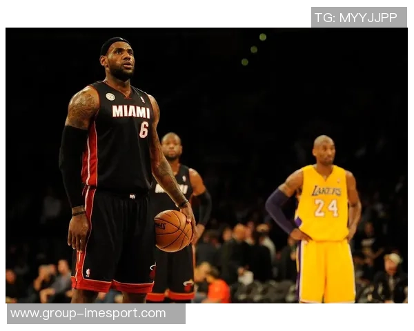 范德比尔特回忆2016年与詹姆斯合影并称其为历史最佳球员 范德比尔特回忆2016年与詹姆斯合影并称其为历史最佳球员